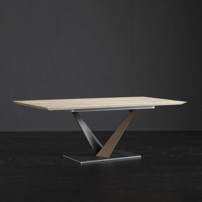 table design style industriel pied central en v plateau chene massif toledo west