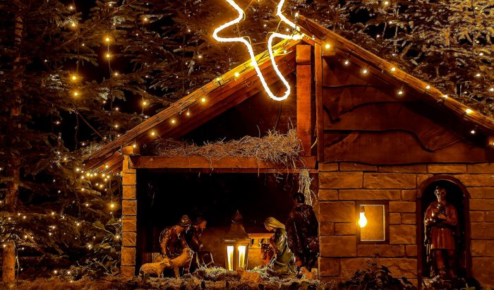 Quelle crèche de Noël choisir pour un intérieur design ? 4 Pieds déco