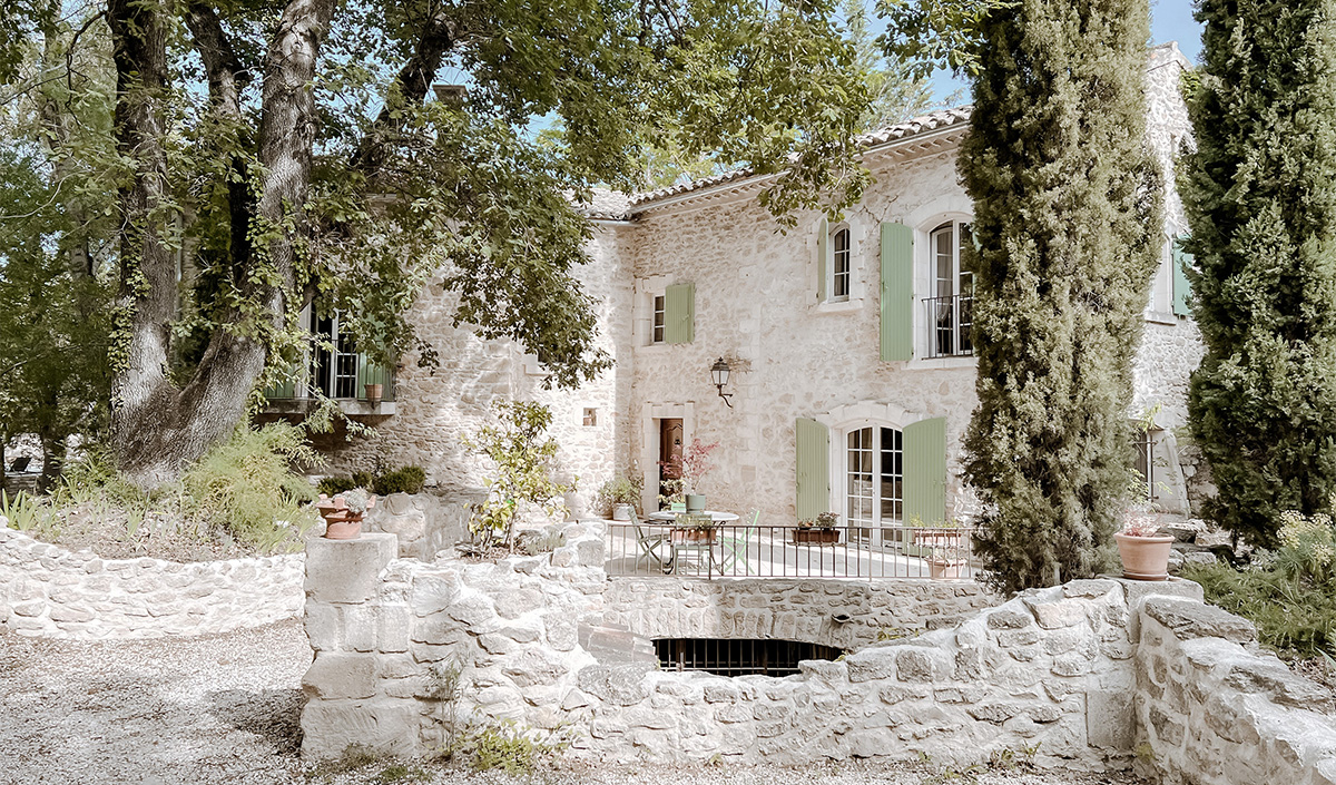 Maison provençale : visite déco d'un ancien moulin en pierre 4 Pieds déco