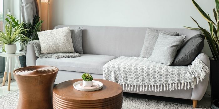 Comment décorer un canapé avec des coussins ? - Côté Maison