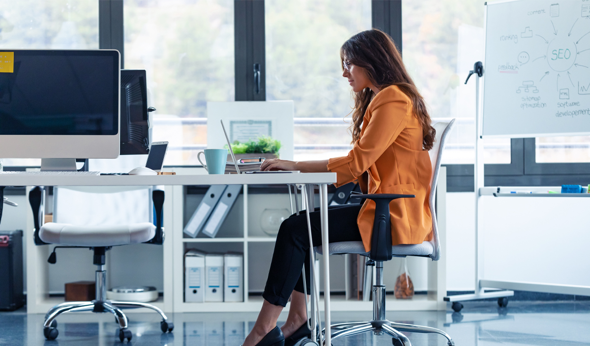 Quelle est l'importance d'une bonne posture au bureau ?