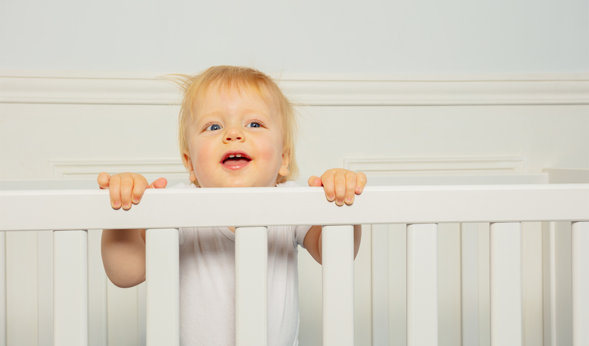 Utiliser des barrières pour les zones dangereuses de la maison afin de protéger les bébés et jeunes enfants